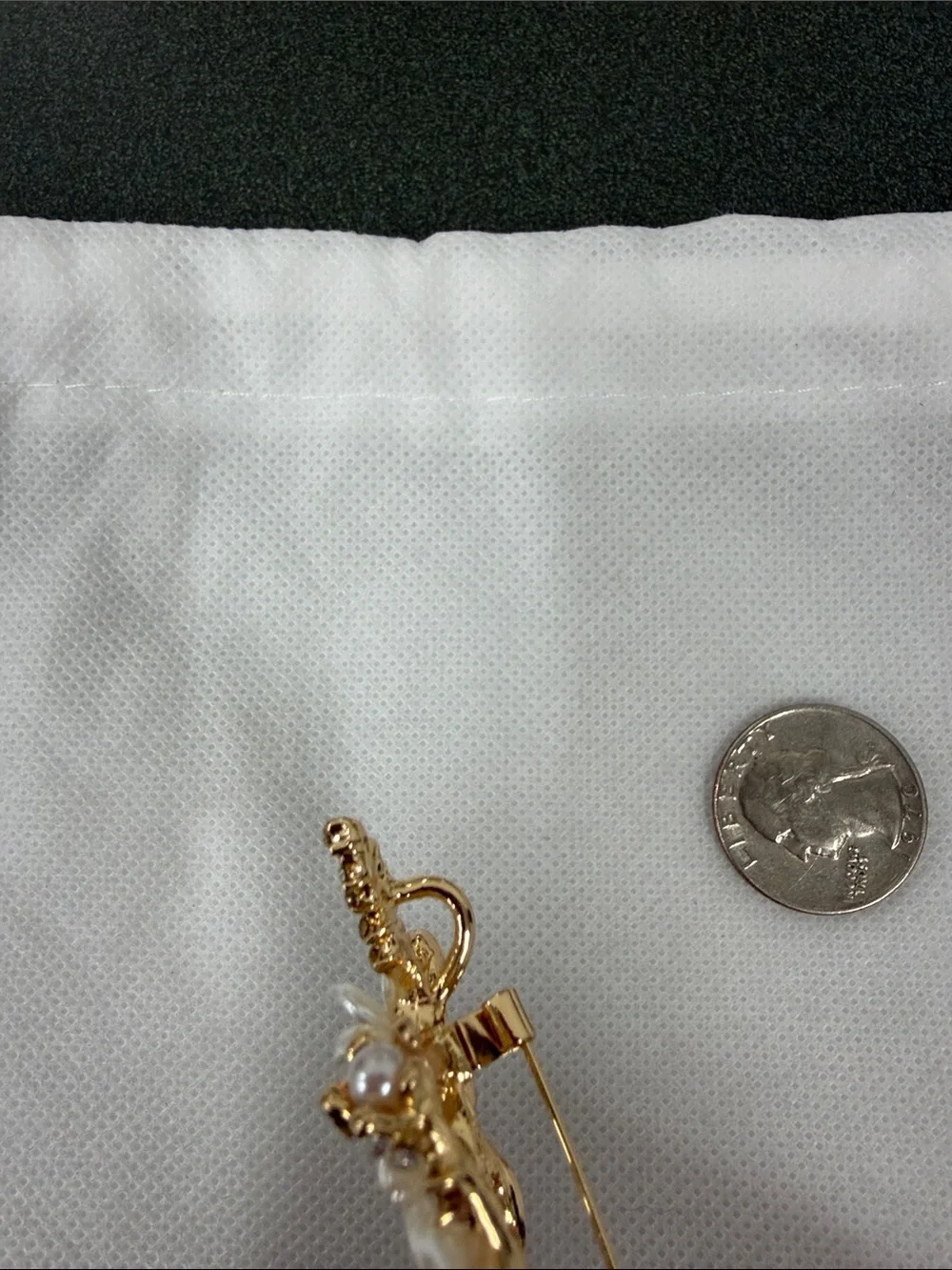 NWOT Gold Tone White Floral Bouquet Brooch with Crystal Accents